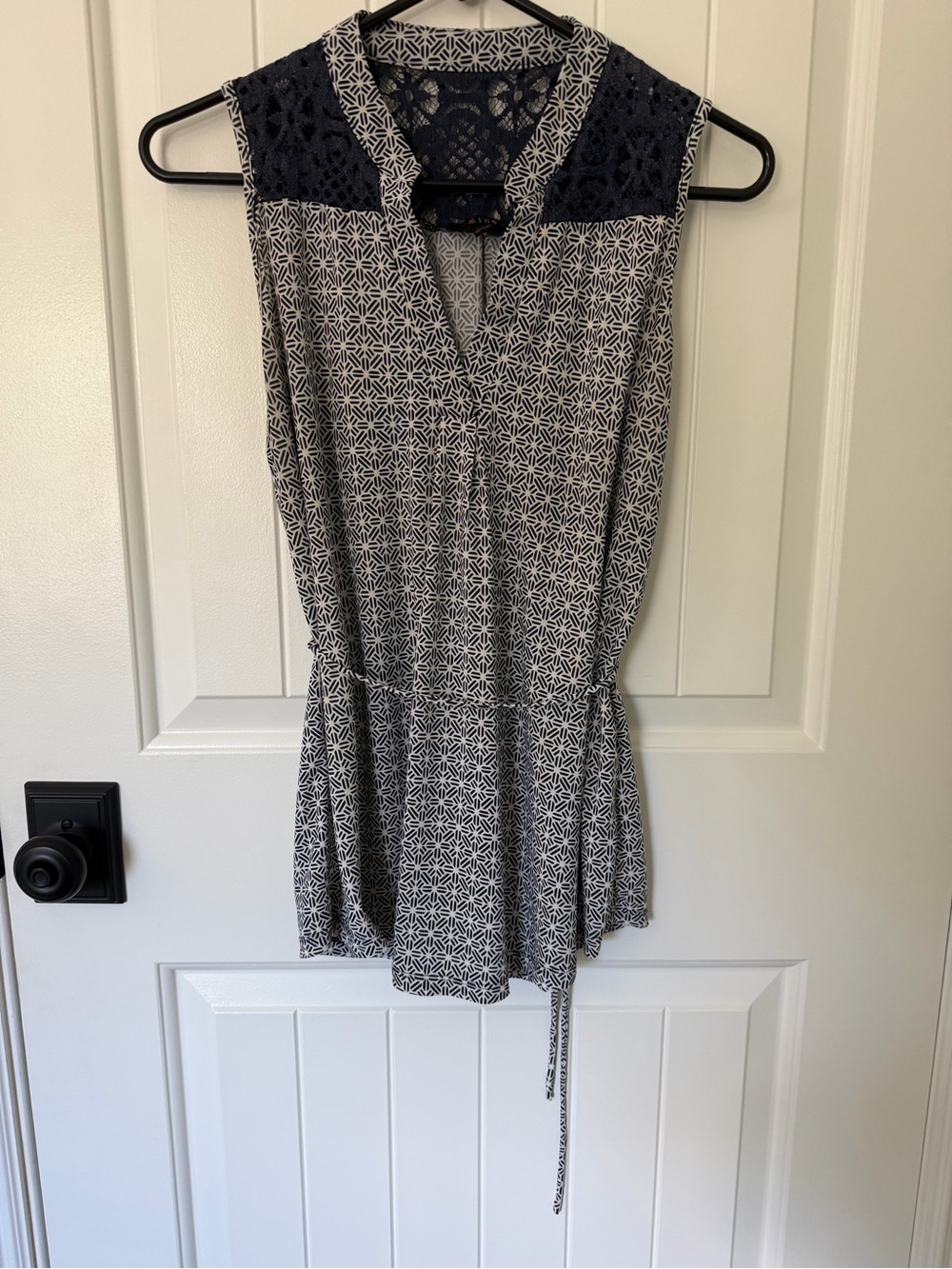 mine Navy and White Sleeveless Geometric Tank Top with Lace